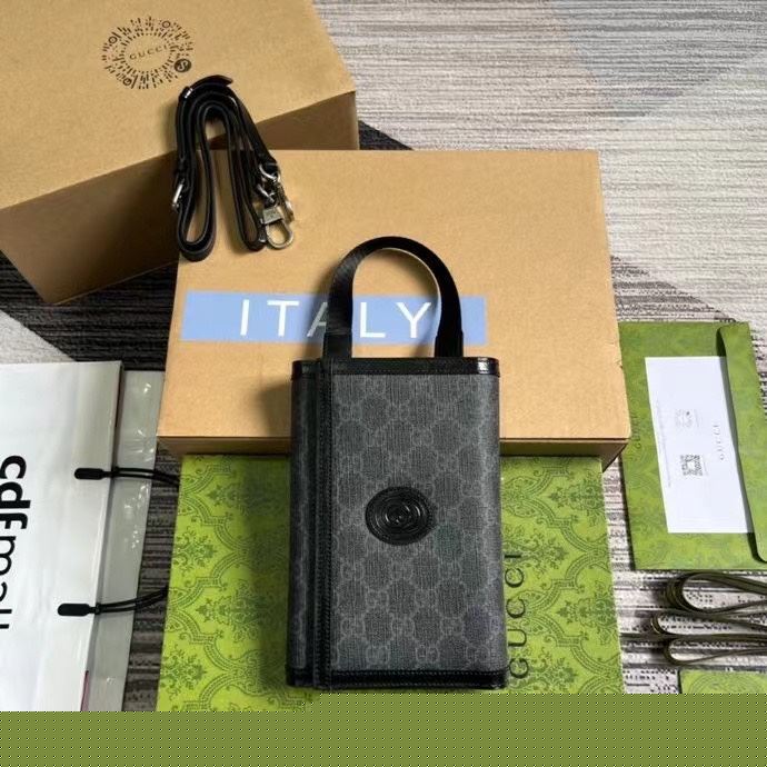 G*u*i wallets & purse